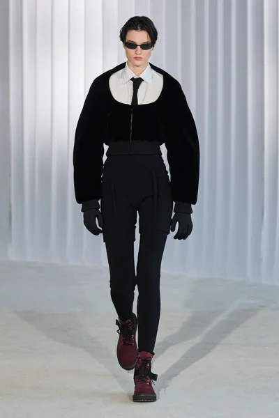 Look 24